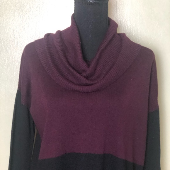 Purple & black cowl neck sweater size small - Picture 9 of 10